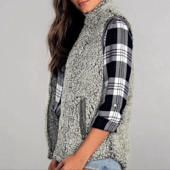 Thread & Supply Sherpa fleece Vest attic fleece grey L Teddy soft winter Fall 🍂 - Picture 8 of 9